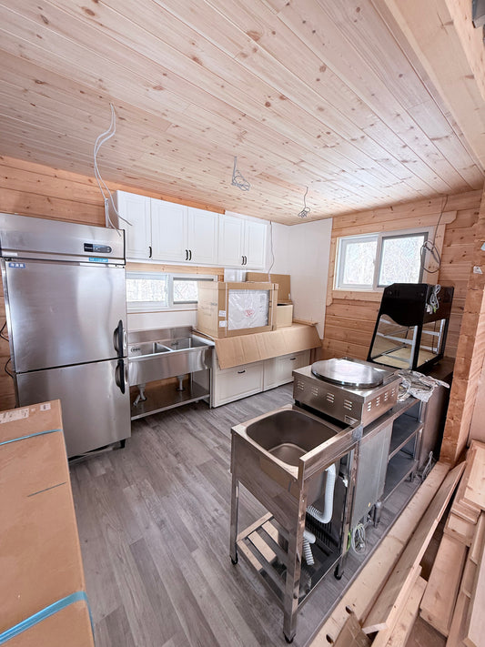 厨房機器の搬入日